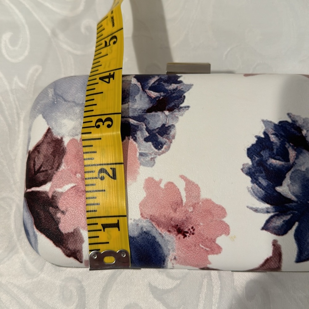 🌟3/$15🌟🎉HP🎉Lulu Thownsend Small Floral Bag - Picture 8 of 10